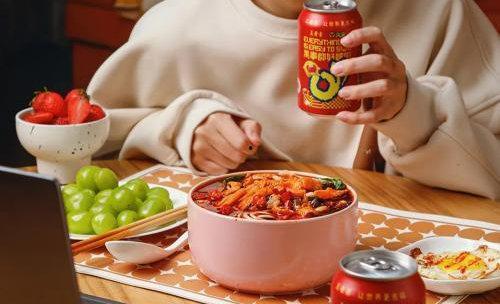 臭宝爆料浓汤王视频,浓汤王背后的秘密，视频曝光惊人内幕！